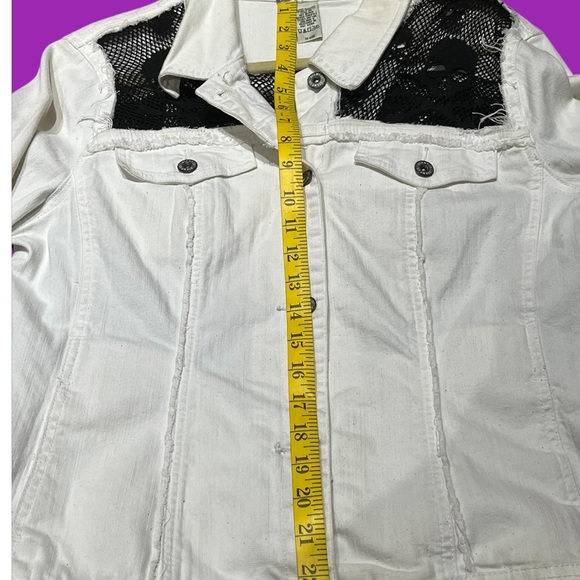 $395 Designer Boutique White Stretch Denim Jacket with SKULL mesh trim - Picture 4 of 9
